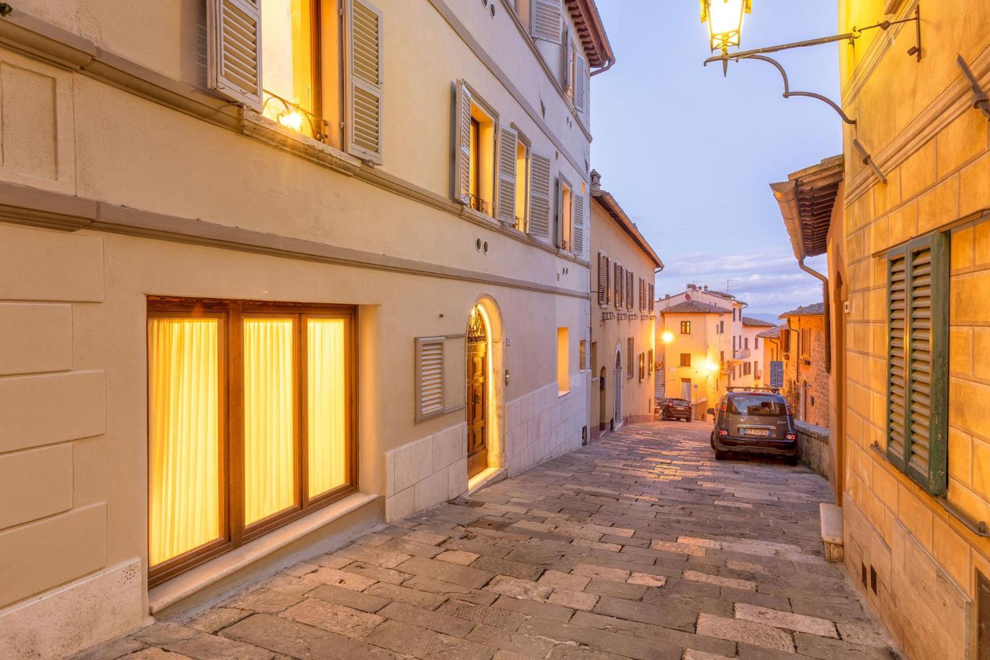 Palazzo Falcinelli Luxury Room In Montepulciano Center With Air Conditioning And Elevator Exterior foto