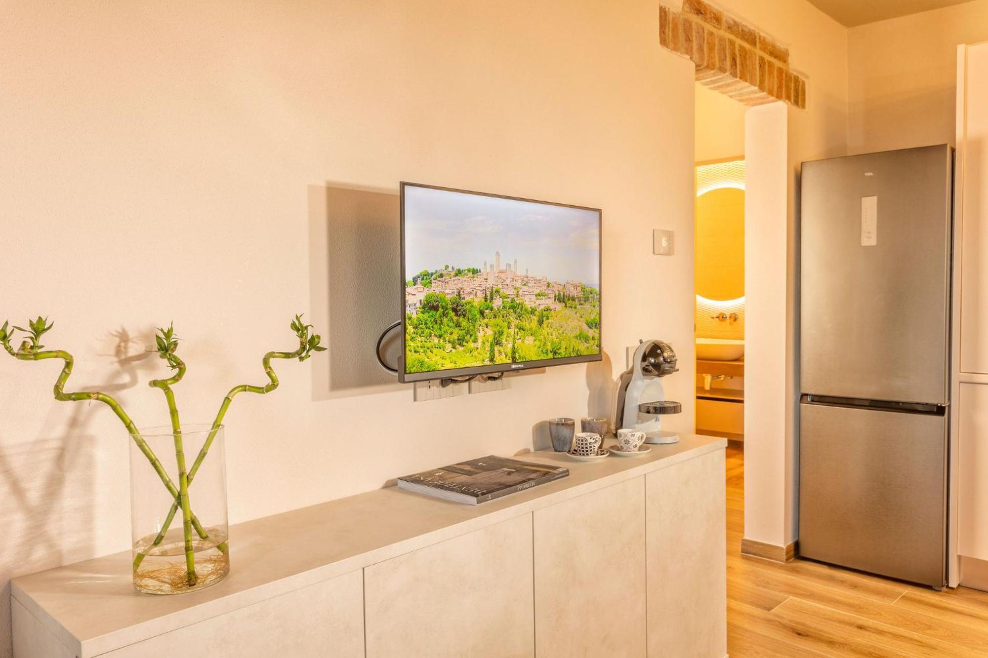 Palazzo Falcinelli Luxury Room In Montepulciano Center With Air Conditioning And Elevator Exterior foto