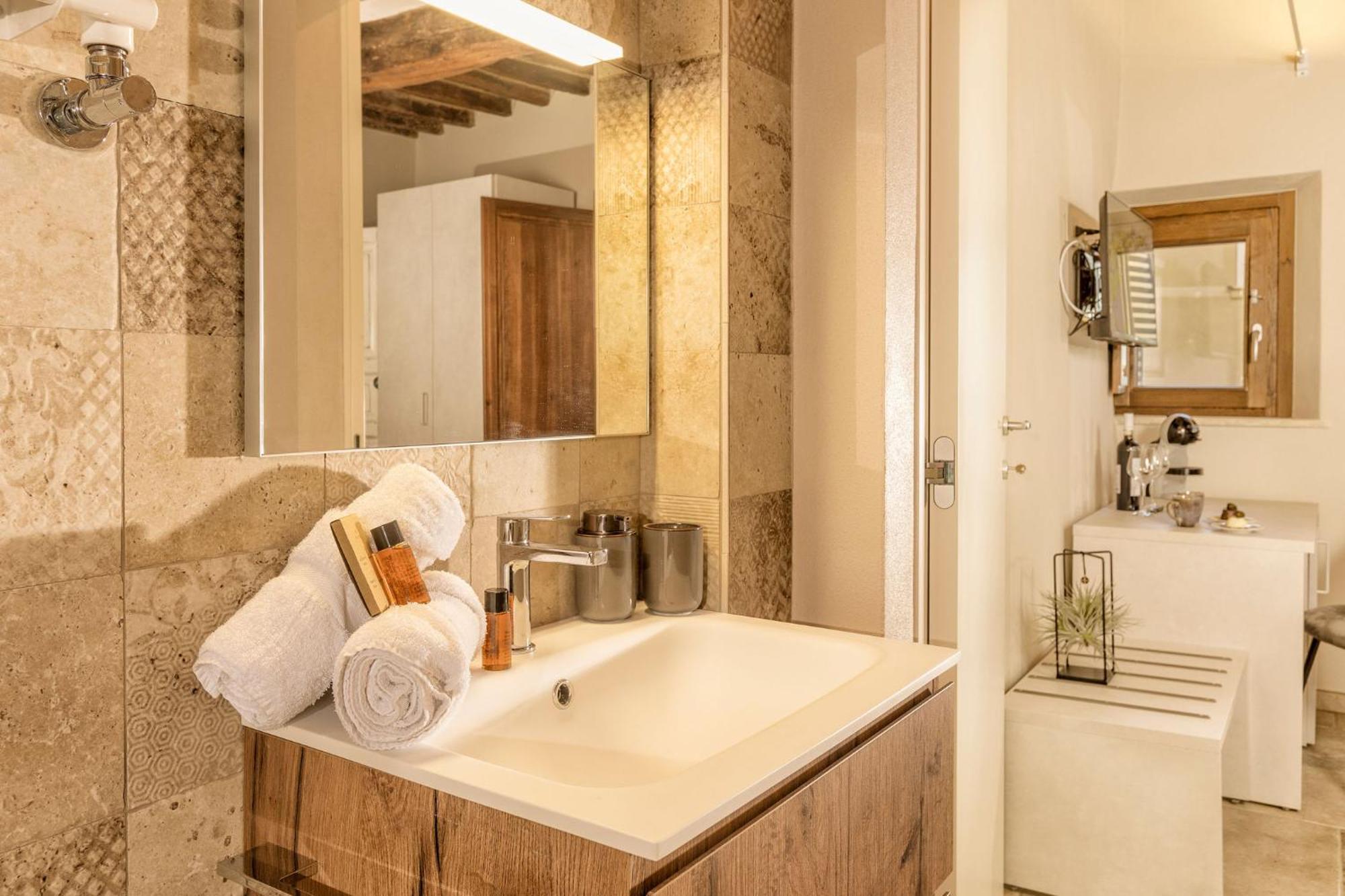 Palazzo Falcinelli Luxury Room In Montepulciano Center With Air Conditioning And Elevator Exterior foto