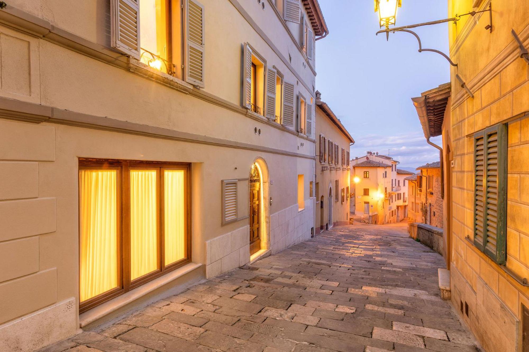 Palazzo Falcinelli Luxury Room In Montepulciano Center With Air Conditioning And Elevator Exterior foto