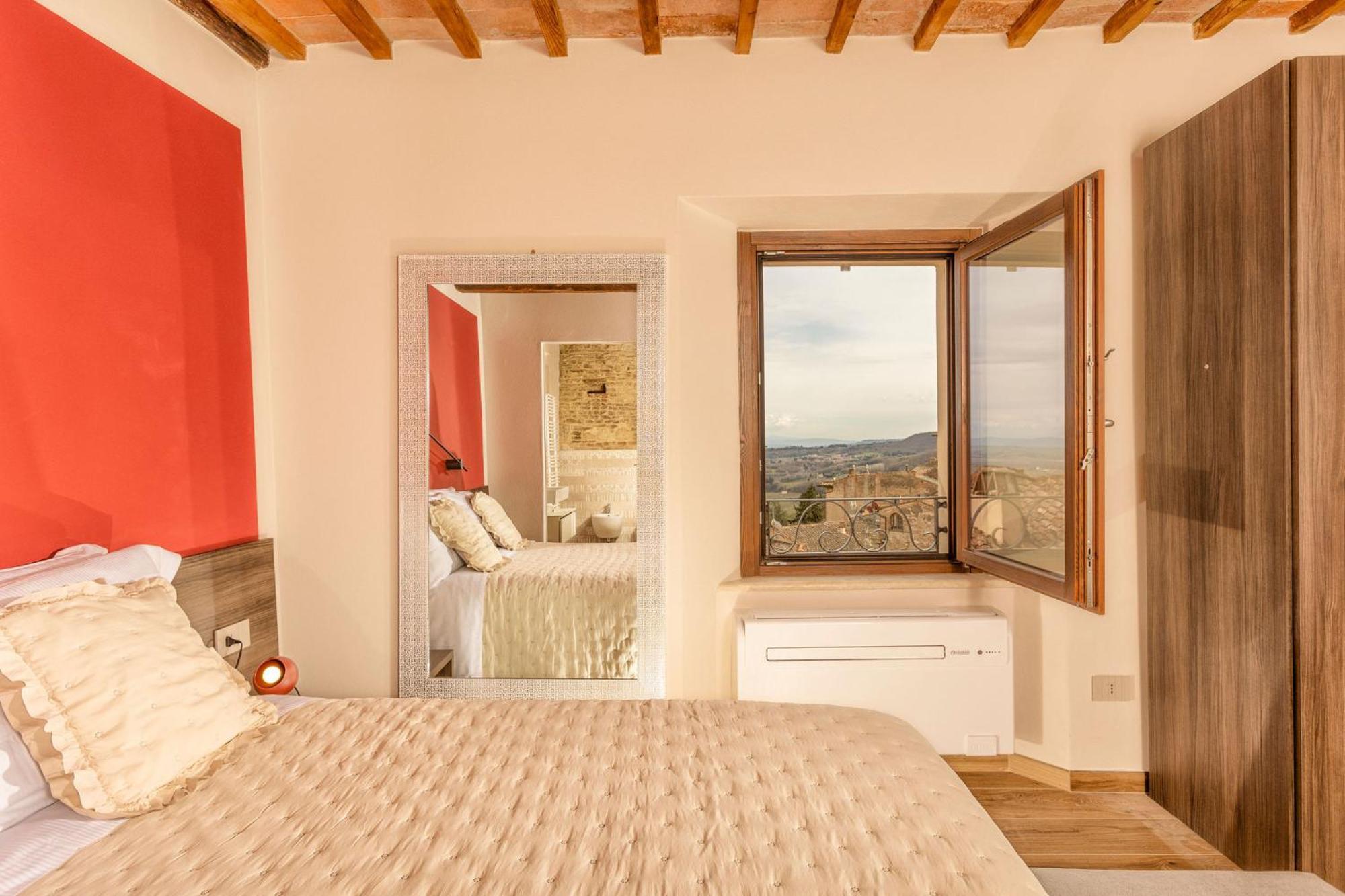 Palazzo Falcinelli Luxury Room In Montepulciano Center With Air Conditioning And Elevator Exterior foto